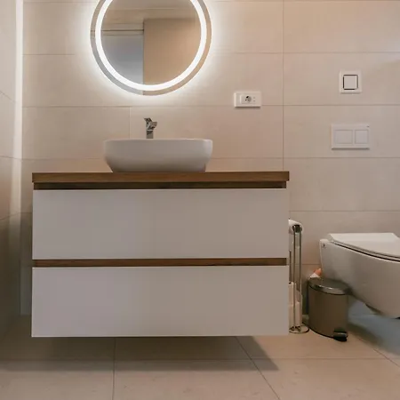 Brje With Seasonal Pool *