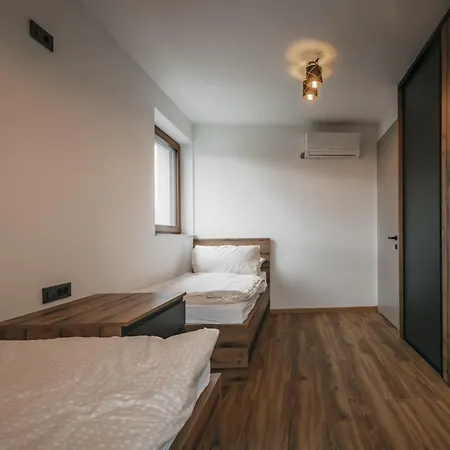 Сasa de vacaciones Brje With Seasonal Pool *