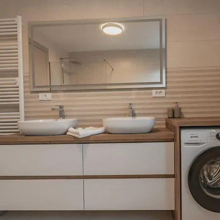 Brje With Seasonal Pool Dobravlje