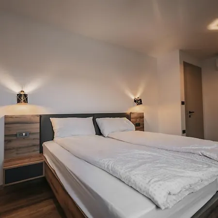 Brje With Seasonal Pool בית נופש