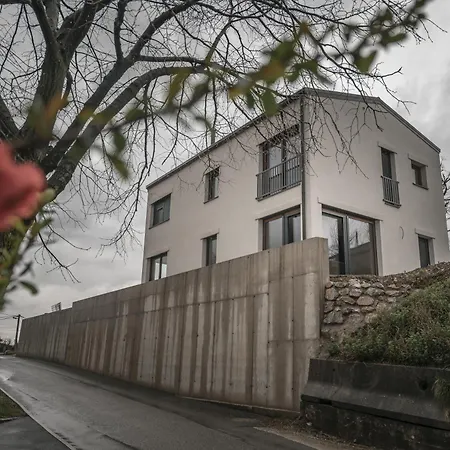 Tatil Evi Brje With Seasonal Pool *