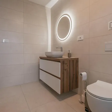 Brje With Seasonal Pool Dobravlje