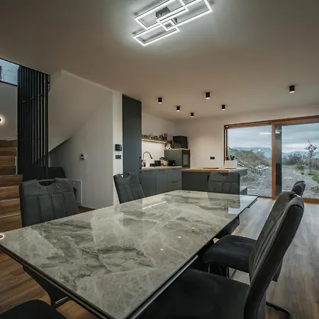 בית נופש Brje With Seasonal Pool *