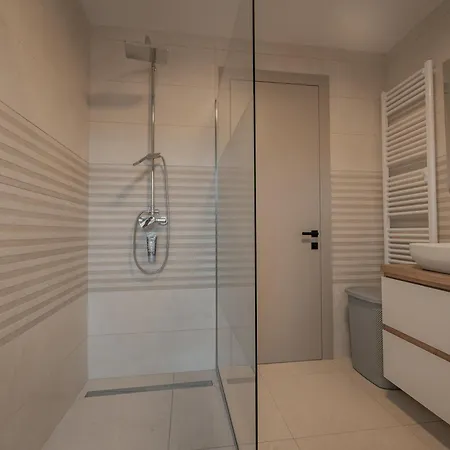 Brje With Seasonal Pool בית נופש