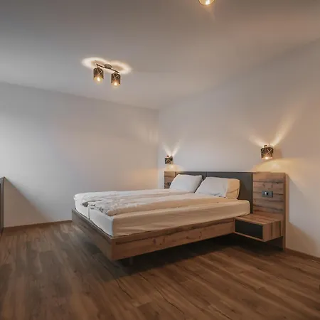 בית נופש Brje With Seasonal Pool