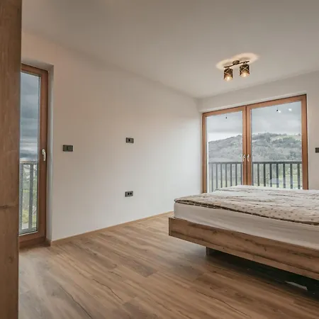 Brje With Seasonal Pool בית נופש Dobravlje