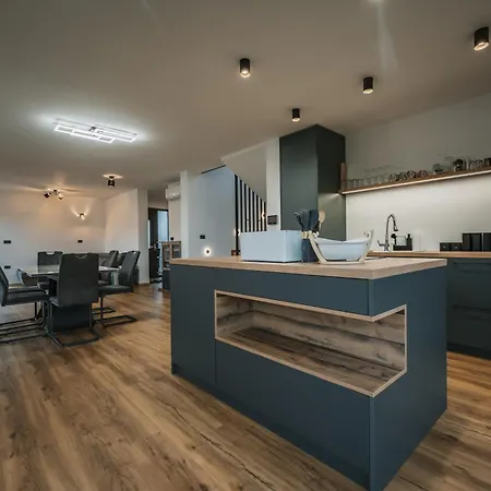 Brje With Seasonal Pool *