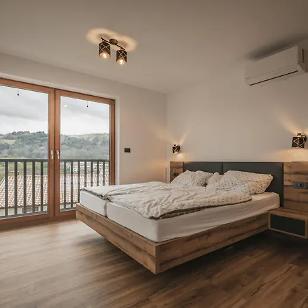 Brje With Seasonal Pool * Dobravlje