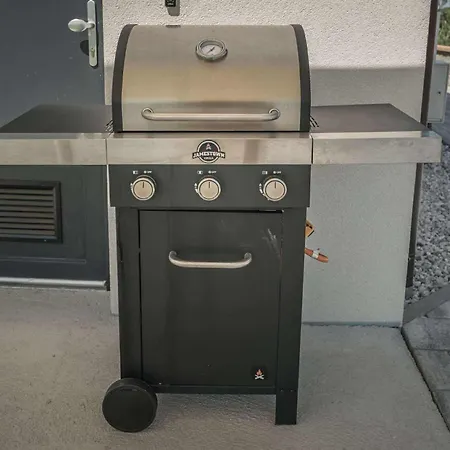 Brje With Seasonal Pool Dobravlje