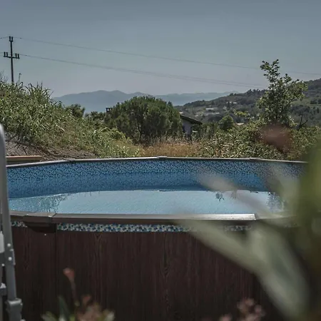 Сasa de vacaciones Brje With Seasonal Pool