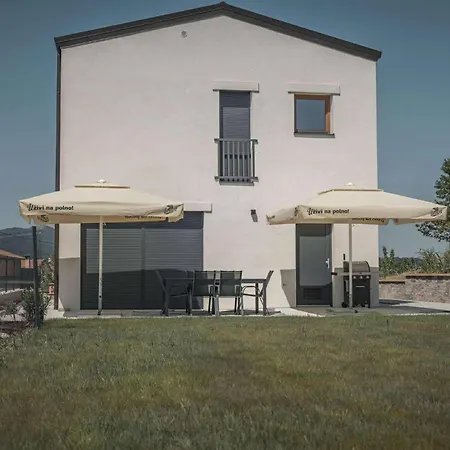 Brje With Seasonal Pool Tatil Evi