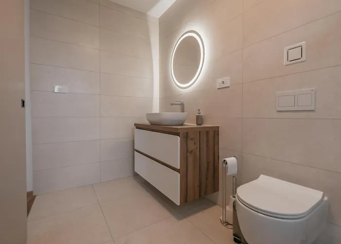 Brje With Seasonal Pool Dobravlje