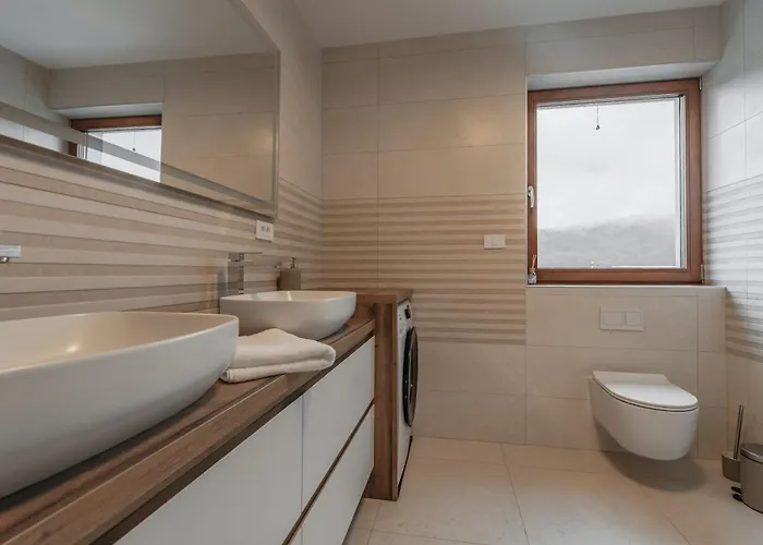 Casa vacanze Brje With Seasonal Pool Dobravlje