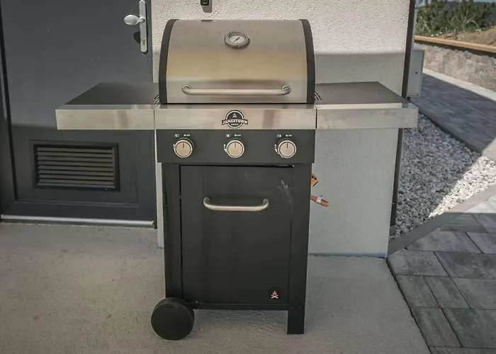 Brje With Seasonal Pool Dobravlje