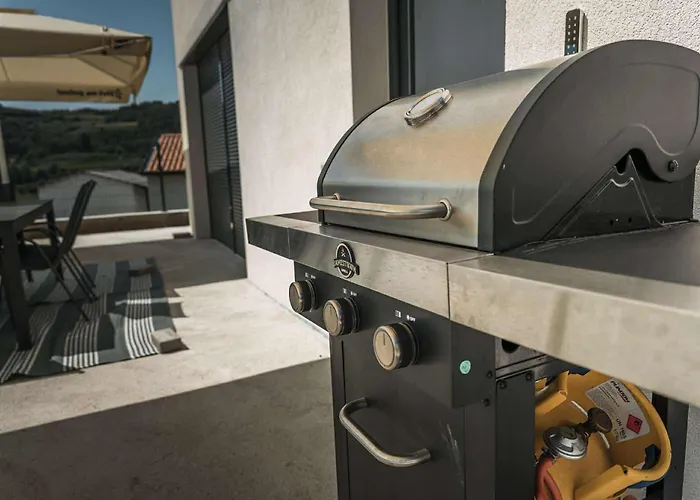 Casa vacanze Brje With Seasonal Pool