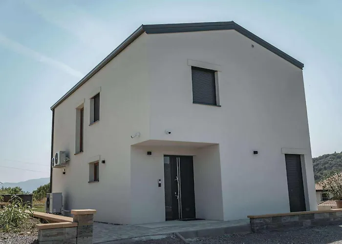 Brje With Seasonal Pool