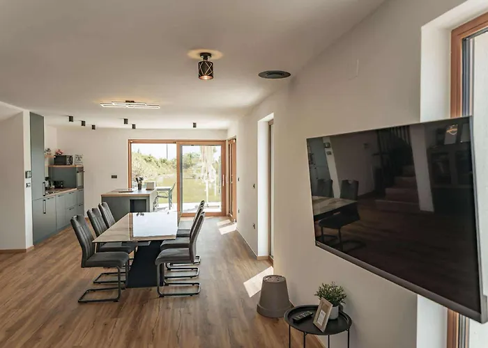 Brje With Seasonal Pool Casa vacanze