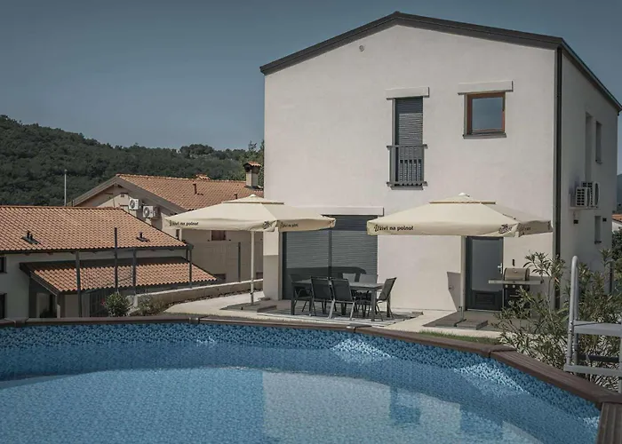 Brje With Seasonal Pool